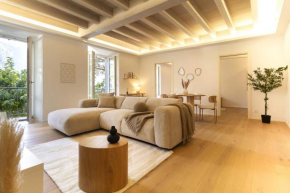 Luxury flat by the lake